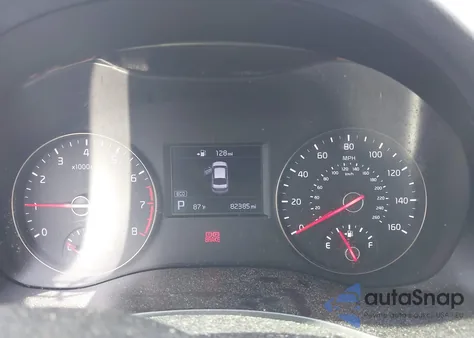 2017 Kia Cadenza Premium z USA, uszkodzony, nr VIN KNALC4J10H5047494